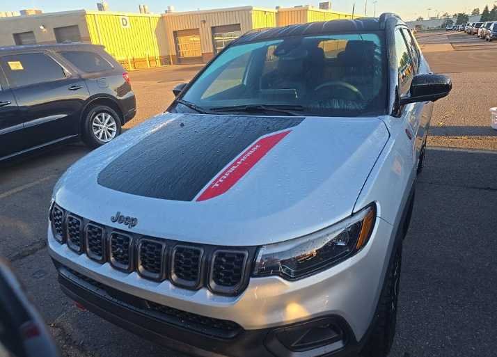 Used 2025 Jeep Compass Trailhawk with VIN 3C4NJDDN6ST589299 for sale in Kansas City
