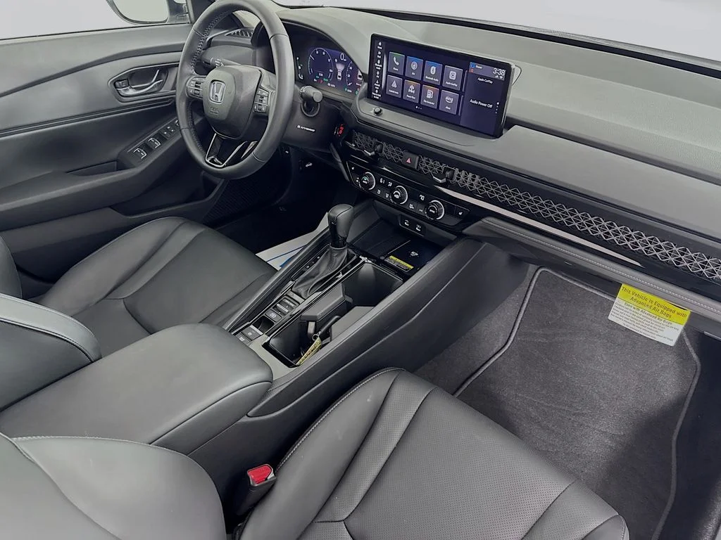 Certified Used 2025 Platinum Honda EX-L image 34