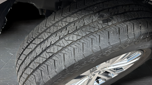 Used 2024 Darkened Bronze Metallic Ford Lariat image 40