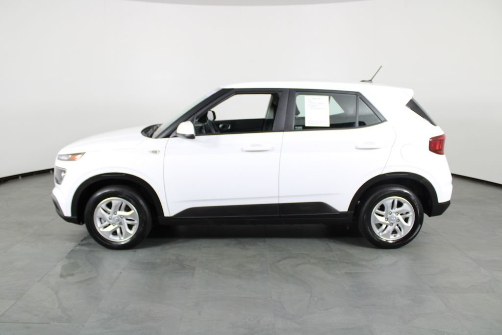 Certified Used 2024 White Hyundai SE image 14