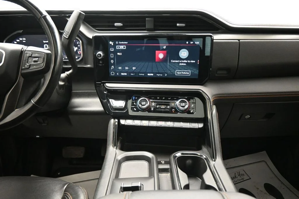 Used 2024  GMC AT4 image 20
