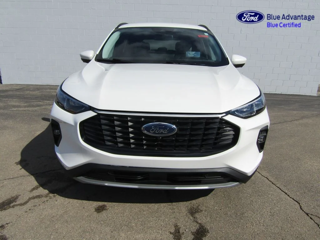 Certified Used 2025 Star White Ford Platinum image 3