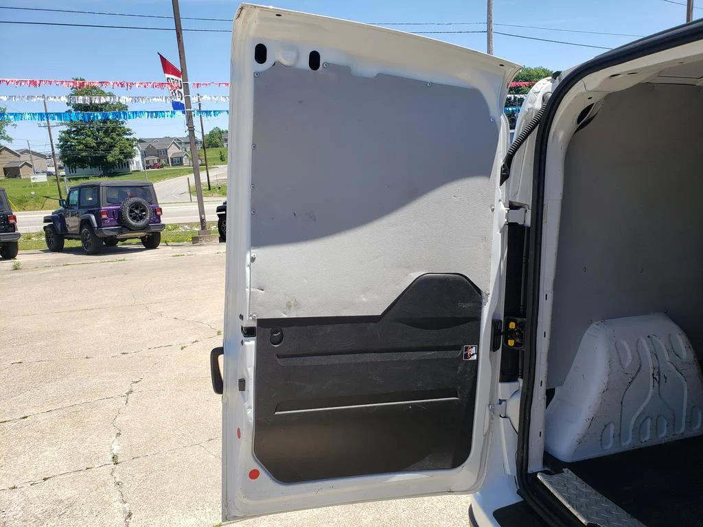 Used 2022 Bright White Ram Tradesman image 10