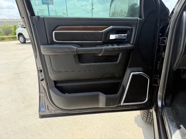 Used 2022 Granite Crystal Metallic Clearcoat Ram Laramie image 21