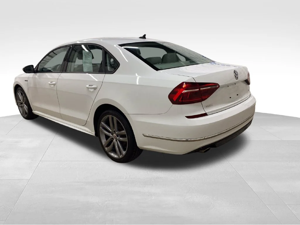Used 2018 Volkswagen Passat R-Line with VIN 1VWAA7A39JC036625 for sale in North Huntingdon, PA