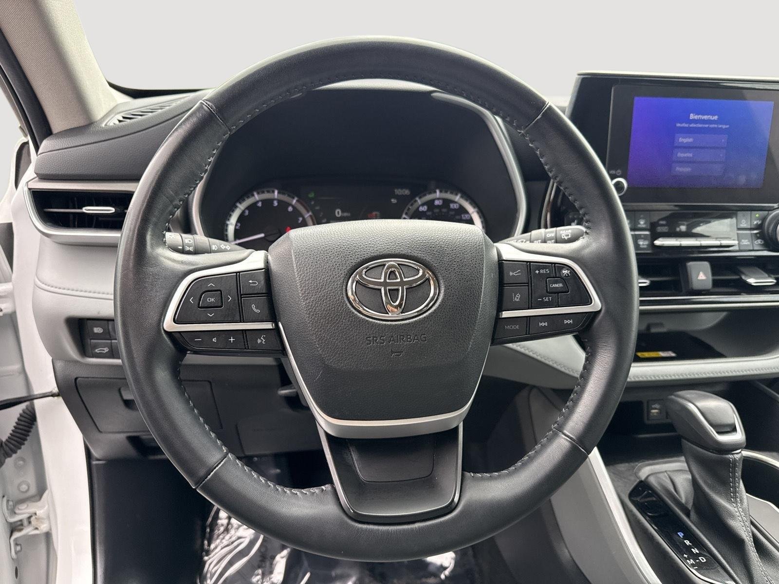 Used 2023 Wind Chill Pearl Toyota XLE image 10