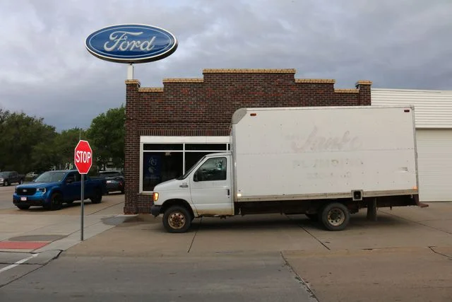 2005 Ford E-Series's photo