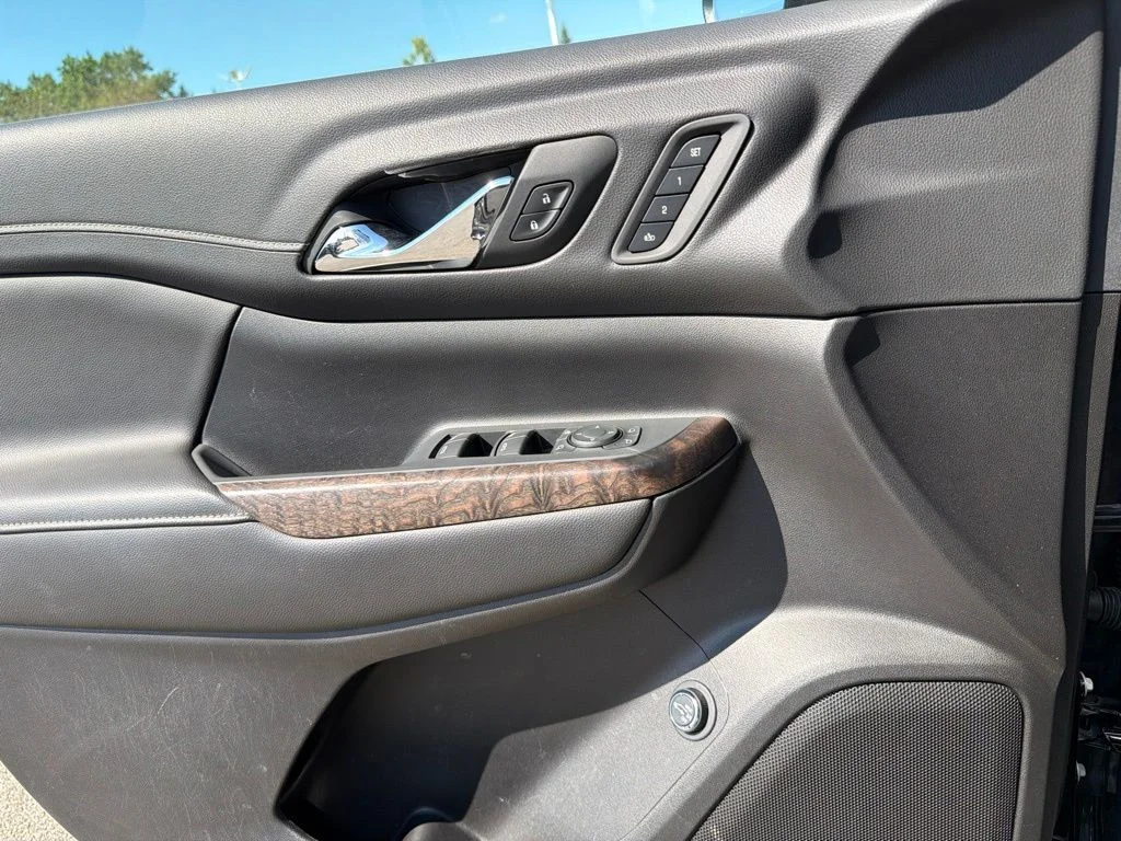 Used 2023 Black GMC Denali image 18