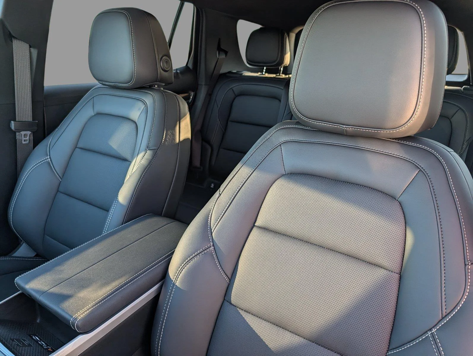 New 2027 Riverstone Metallic GMC Elevation image 12
