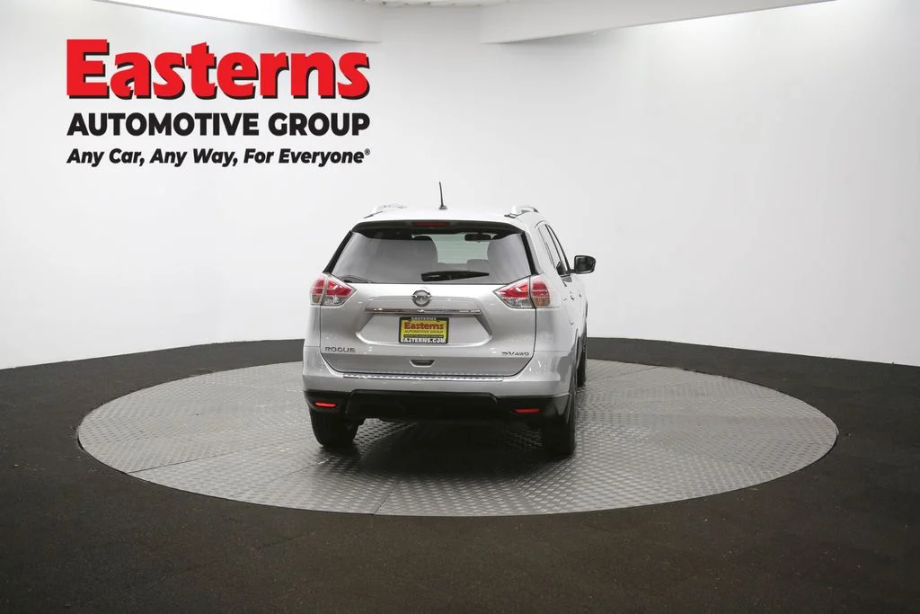 Used 2016 Silver Nissan SV image 35