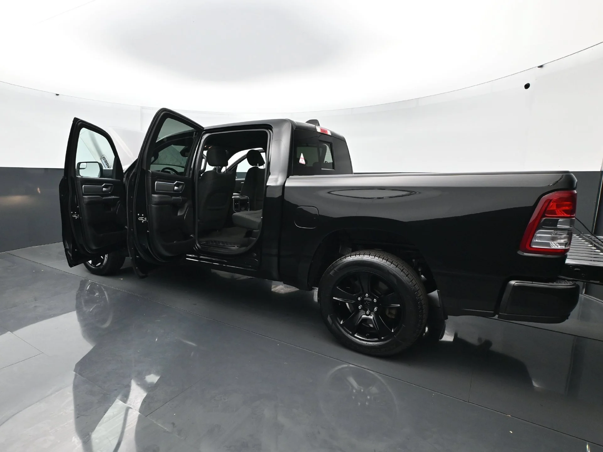 Used 2023 Diamond Black Crystal Pearlcoat Ram Big Horn/Lone Star image 33