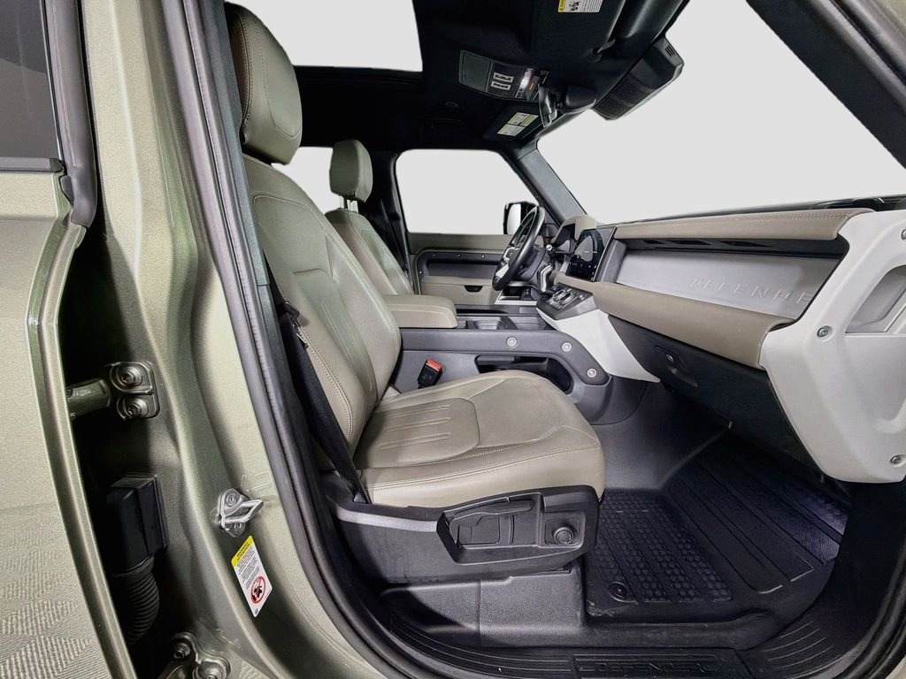 Used 2022 Green Land Rover S image 31