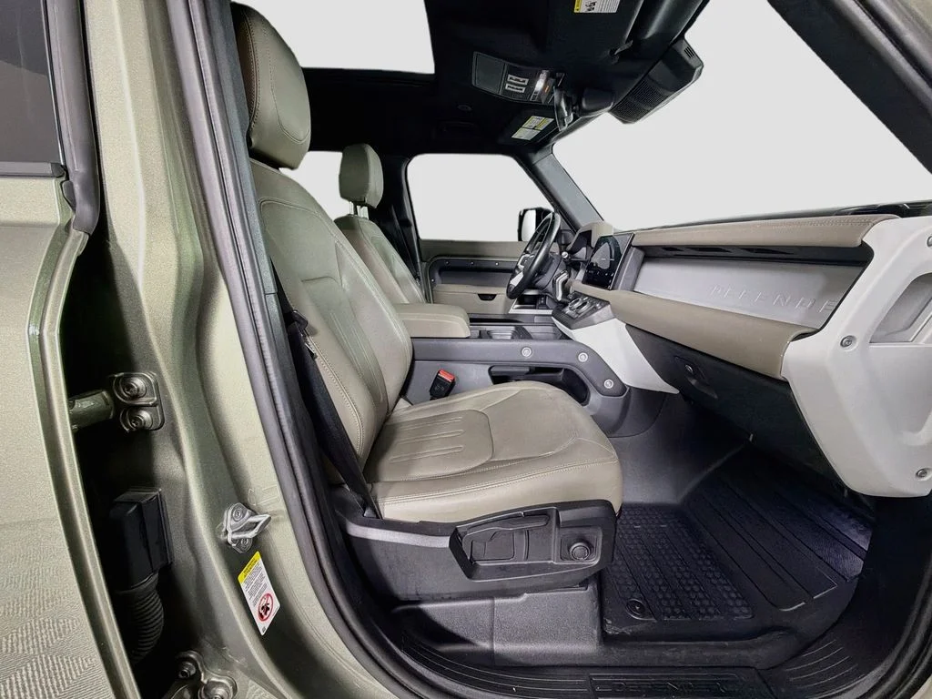 Used 2022 Green Land Rover S image 31
