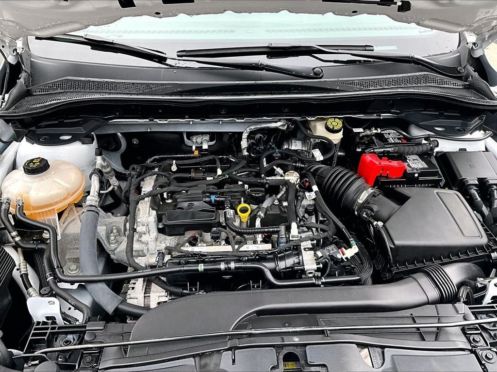 Used 2021 White Ford SE image 10