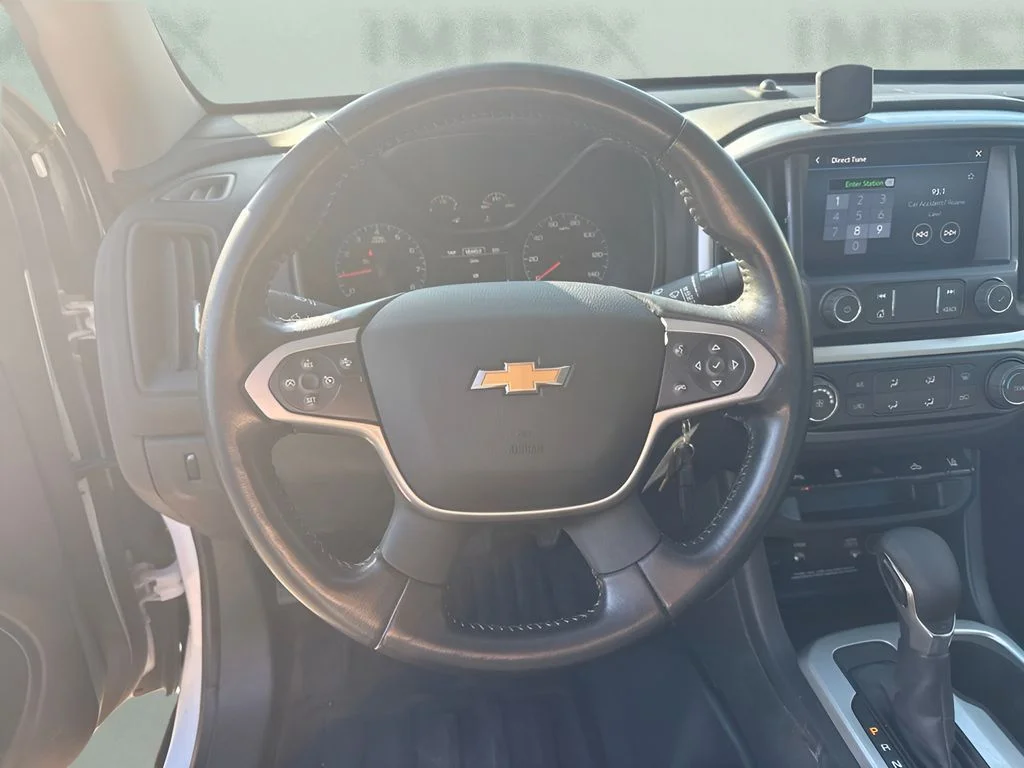 Used 2022 White Chevrolet LT image 12