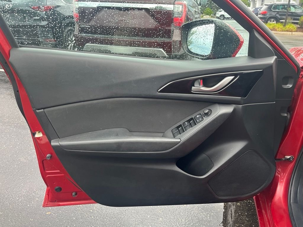 Used 2015 Red Mazda i Sport image 9