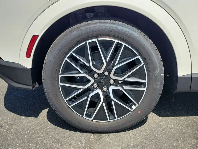 New 2026 Star White Metallic Tri-coat Ford Premium image 5