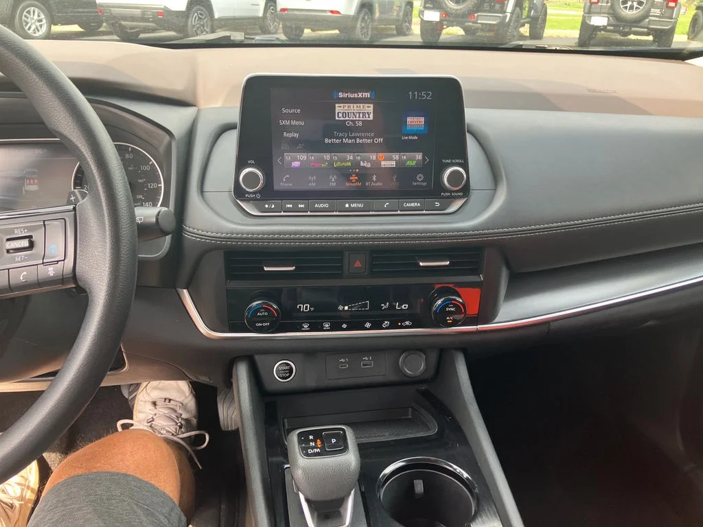 2023 Nissan Rogue SV - Photo 19