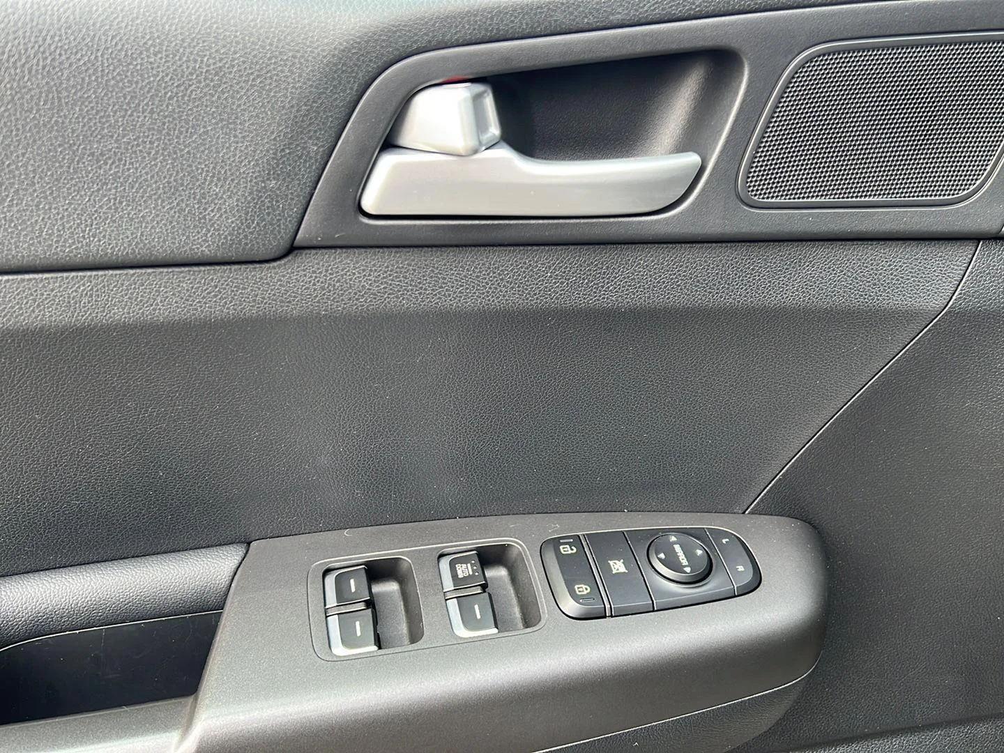 Used 2020 Sparkling Silver Kia LX image 6