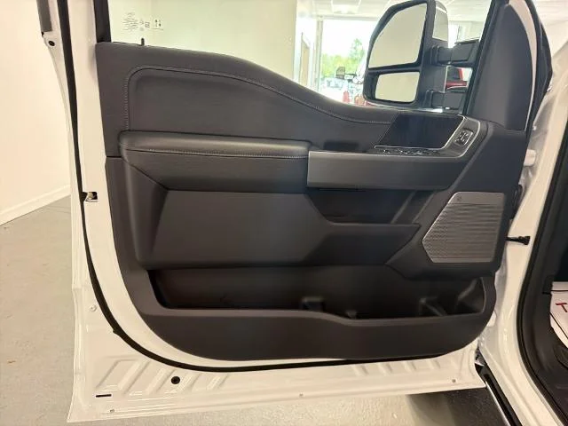 New 2026 Oxford White Ford F-350® Lariat® image 33