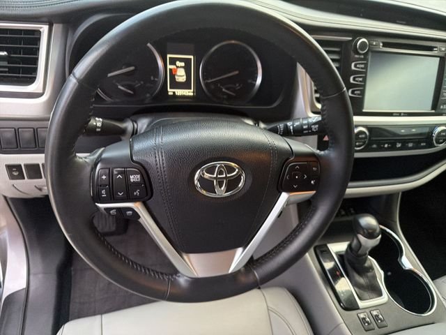 2015 Toyota Highlander XLE - Photo 16