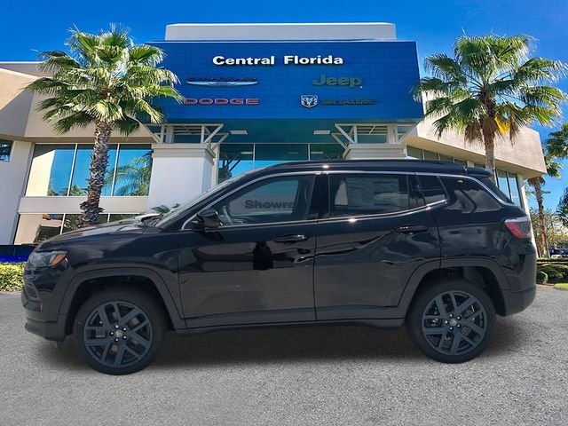 New 2026 Diamond Black Crystal Pearl-Coat Exterior Paint Jeep  image 8