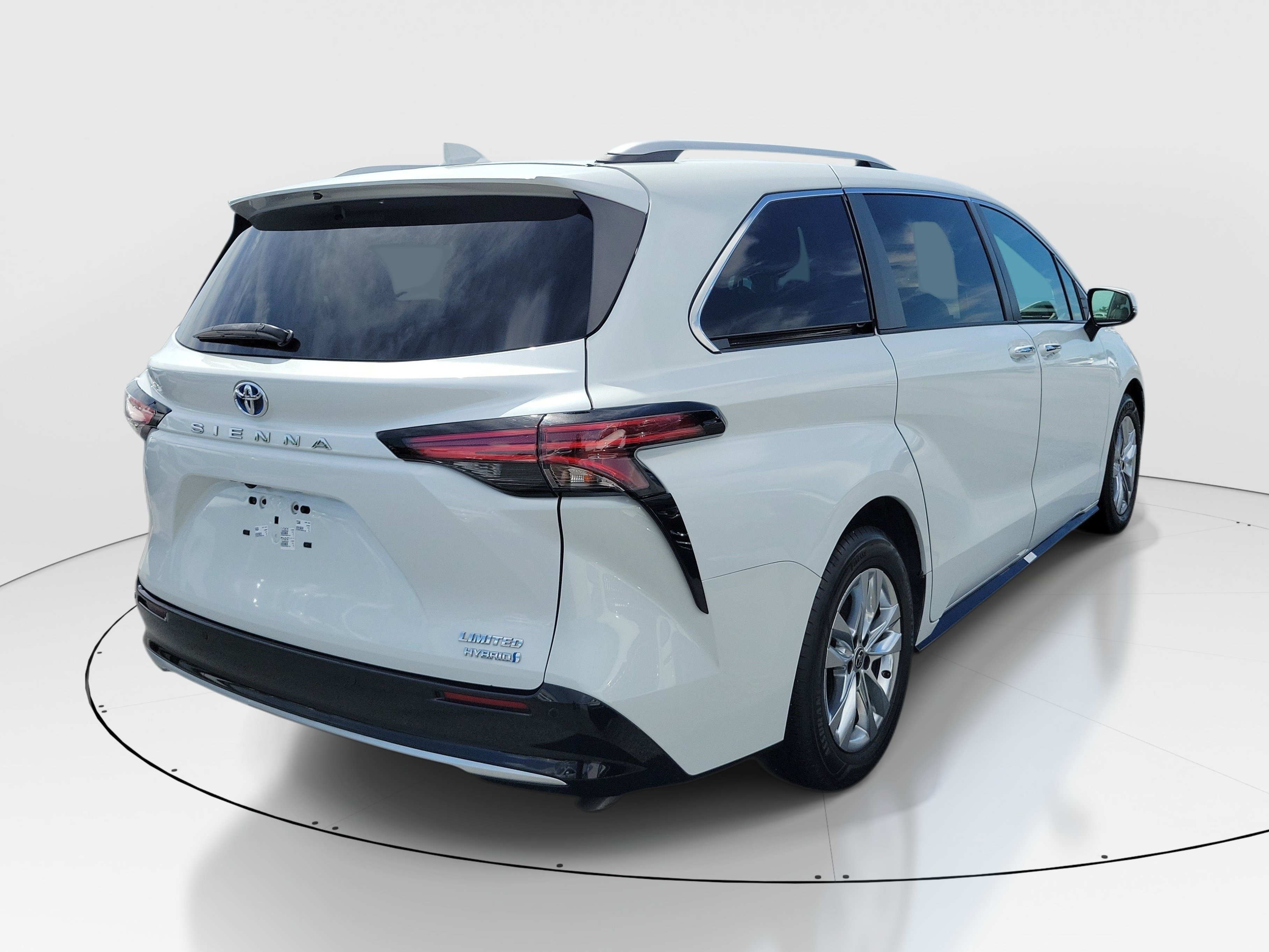 Used 2022 Pearl Toyota Limited image 6