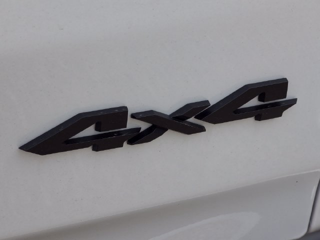 New 2026 Bright White Clear-Coat Exterior Paint RAM Laramie image 30
