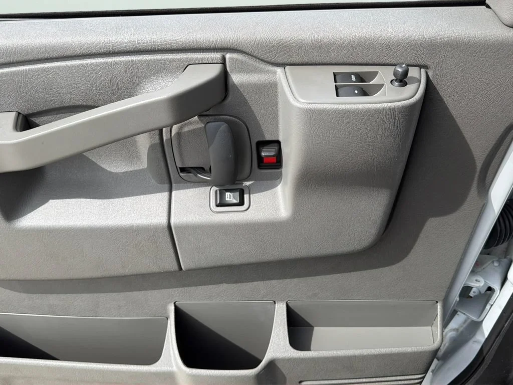 2025 Chevrolet Express Cargo Work Van - Photo 24