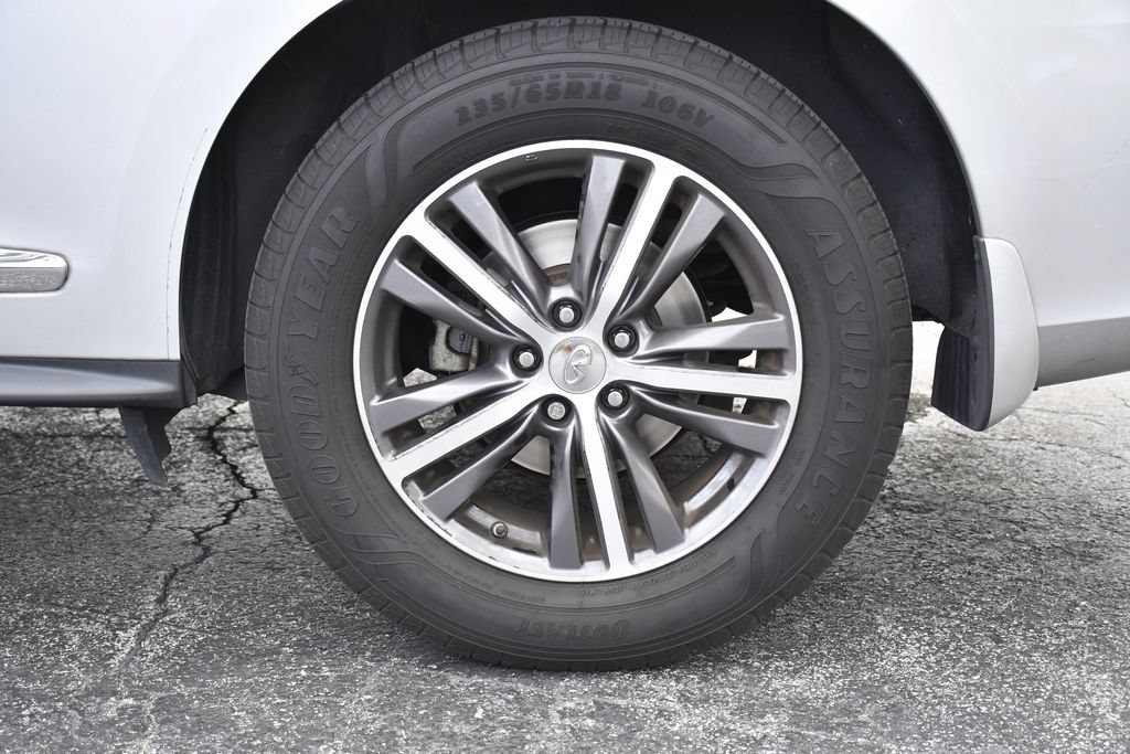 Certified Used 2019 Liquid Platinum INFINITI LUXE image 32