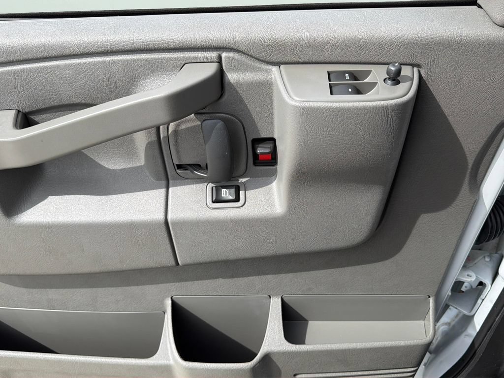 Certified Used 2025 Summit White Chevrolet WT image 24