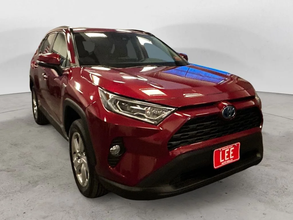 Used 2021 Pearl Toyota XLE Premium image 7