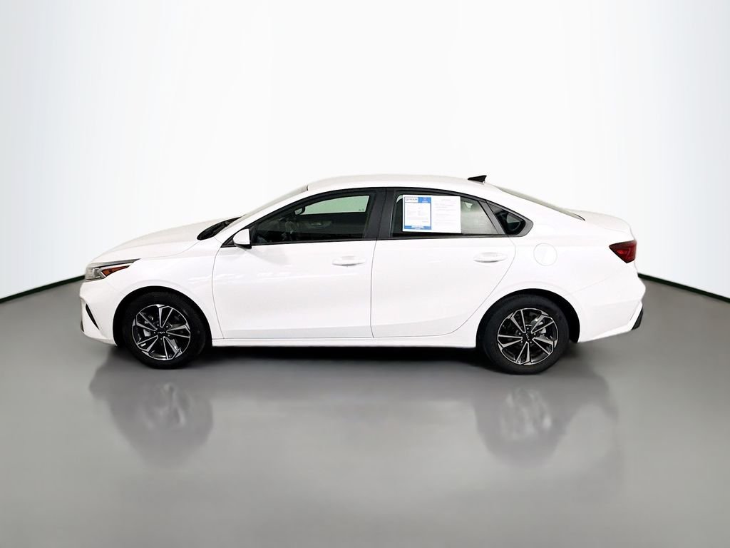 2024 Kia Forte LXS photo 4