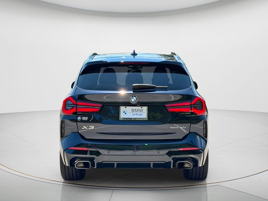Used 2022 Black BMW xDrive30i image 6