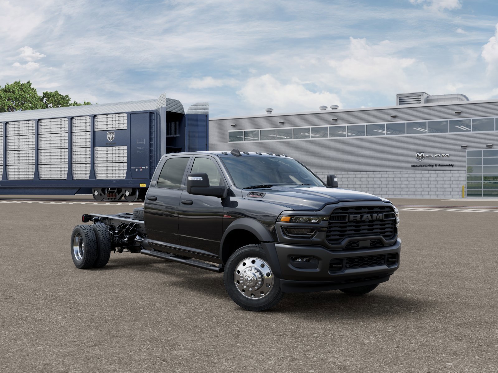 New 2026 Diamond Black Crystal Pearl-Coat Exterior Paint RAM Tradesman image 5