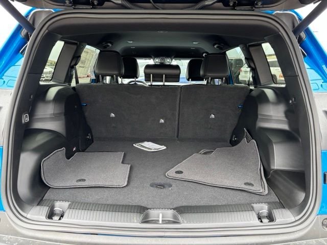 New 2026 Hydro Blue Pearl-Coat Exterior Paint Jeep Laredo image 17