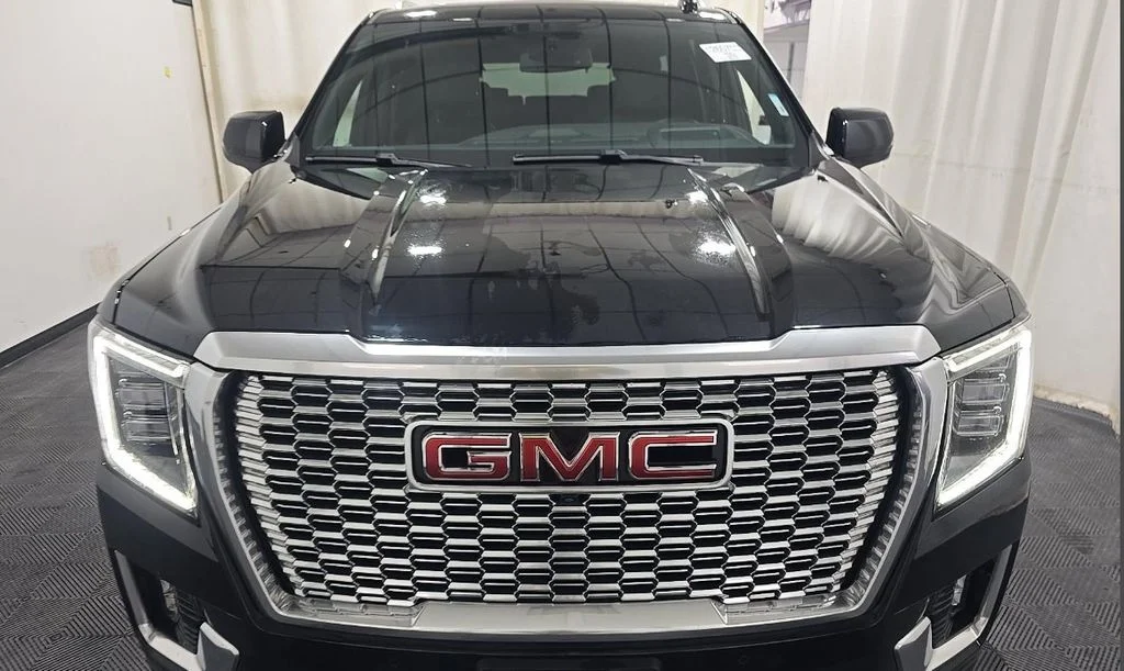 Used 2023 Black GMC Denali image 3