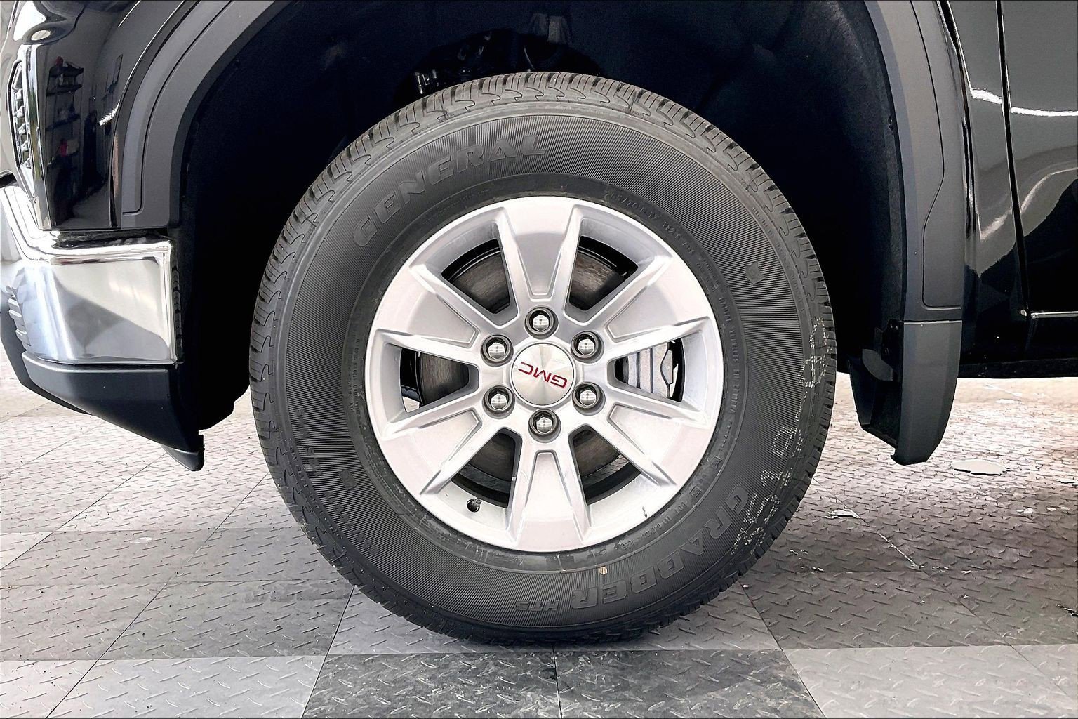 2026 GMC Sierra 1500 SLE - Photo 14