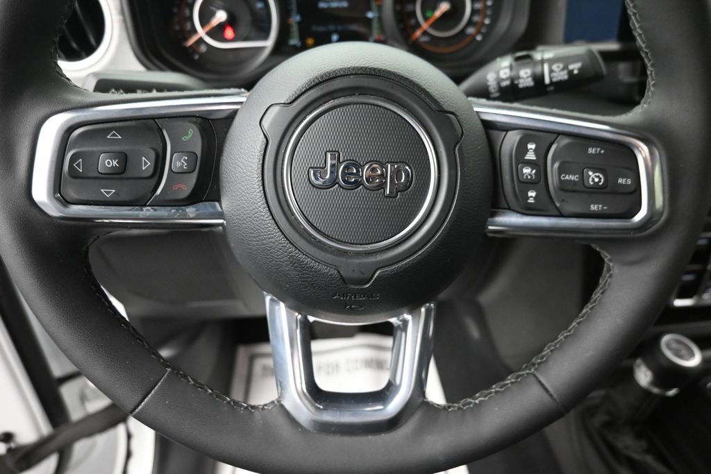Used 2026 White Jeep Sahara image 19