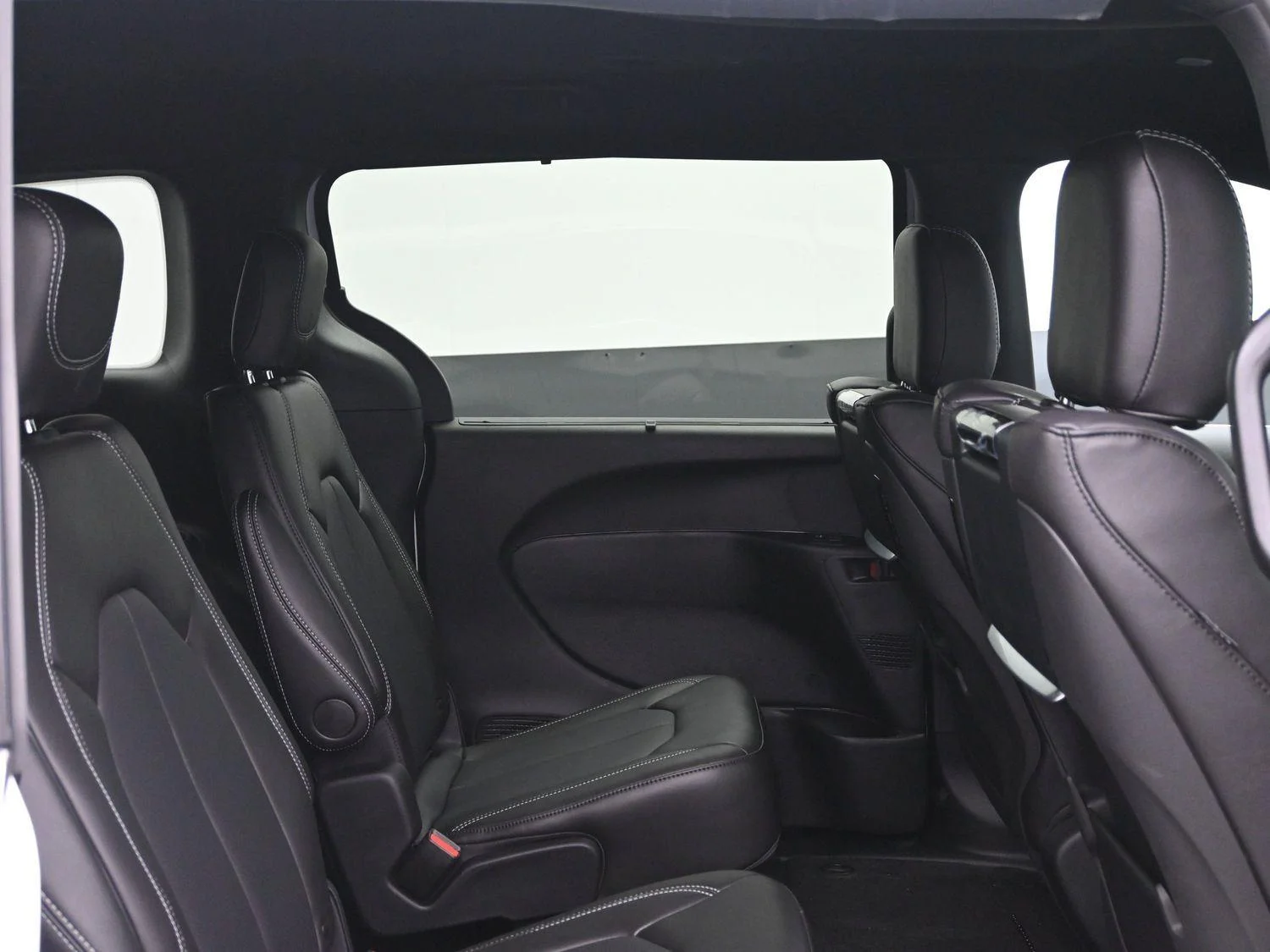 2026 Chrysler Pacifica Select - Photo 11