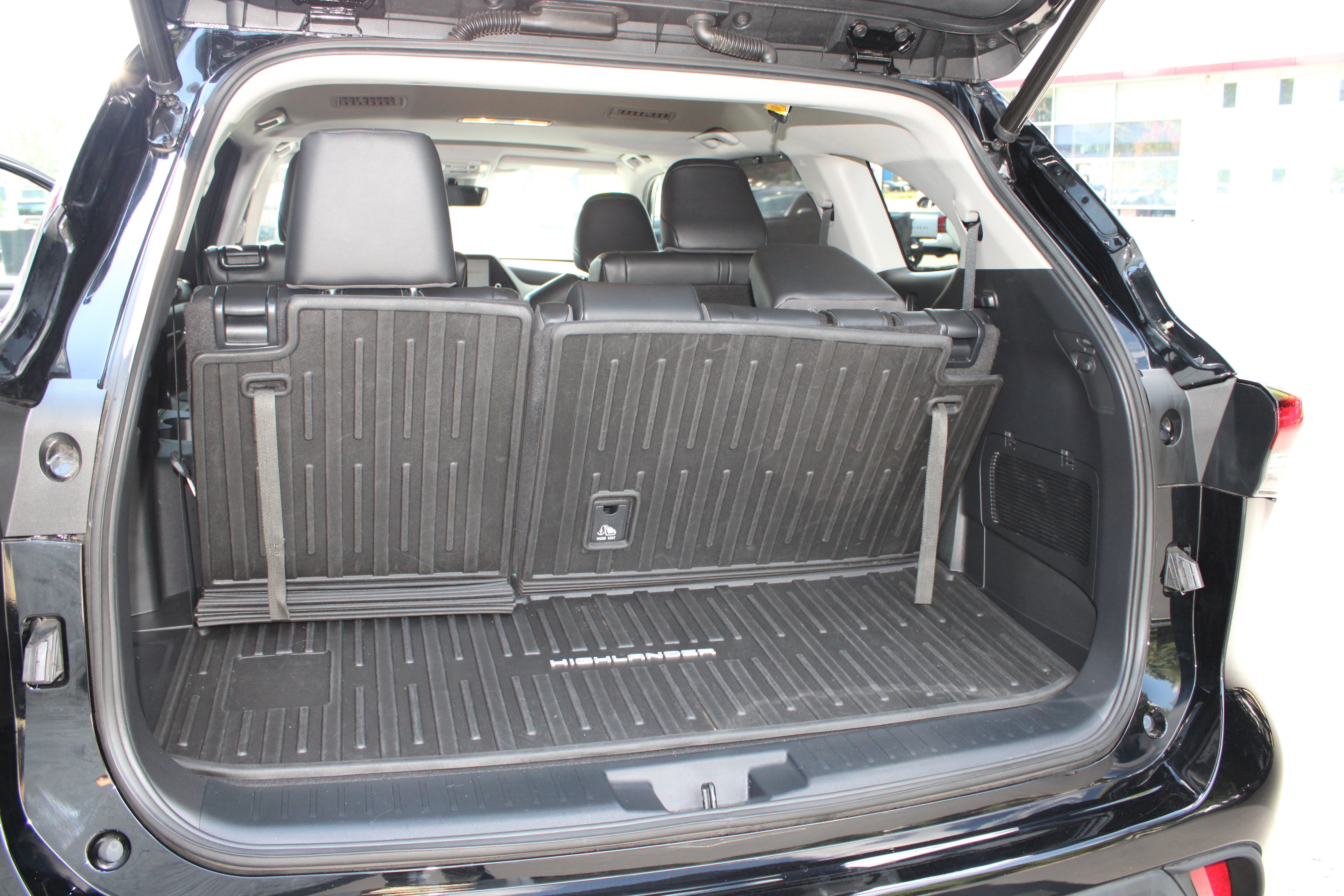 2023 Toyota Highlander XLE - Photo 11