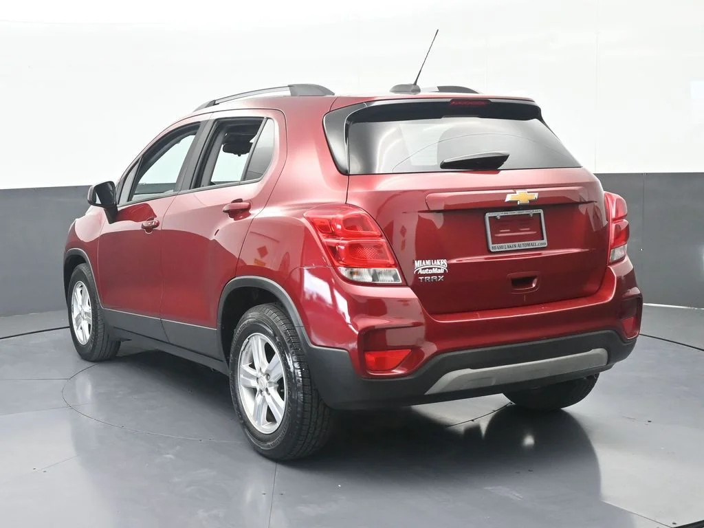 Used 2021 Crimson Metallic Chevrolet LT image 4
