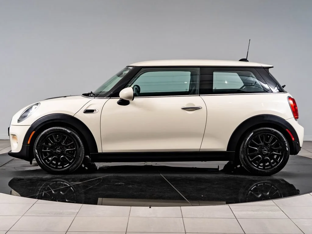 Used 2018 Pepper White MINI  image 5