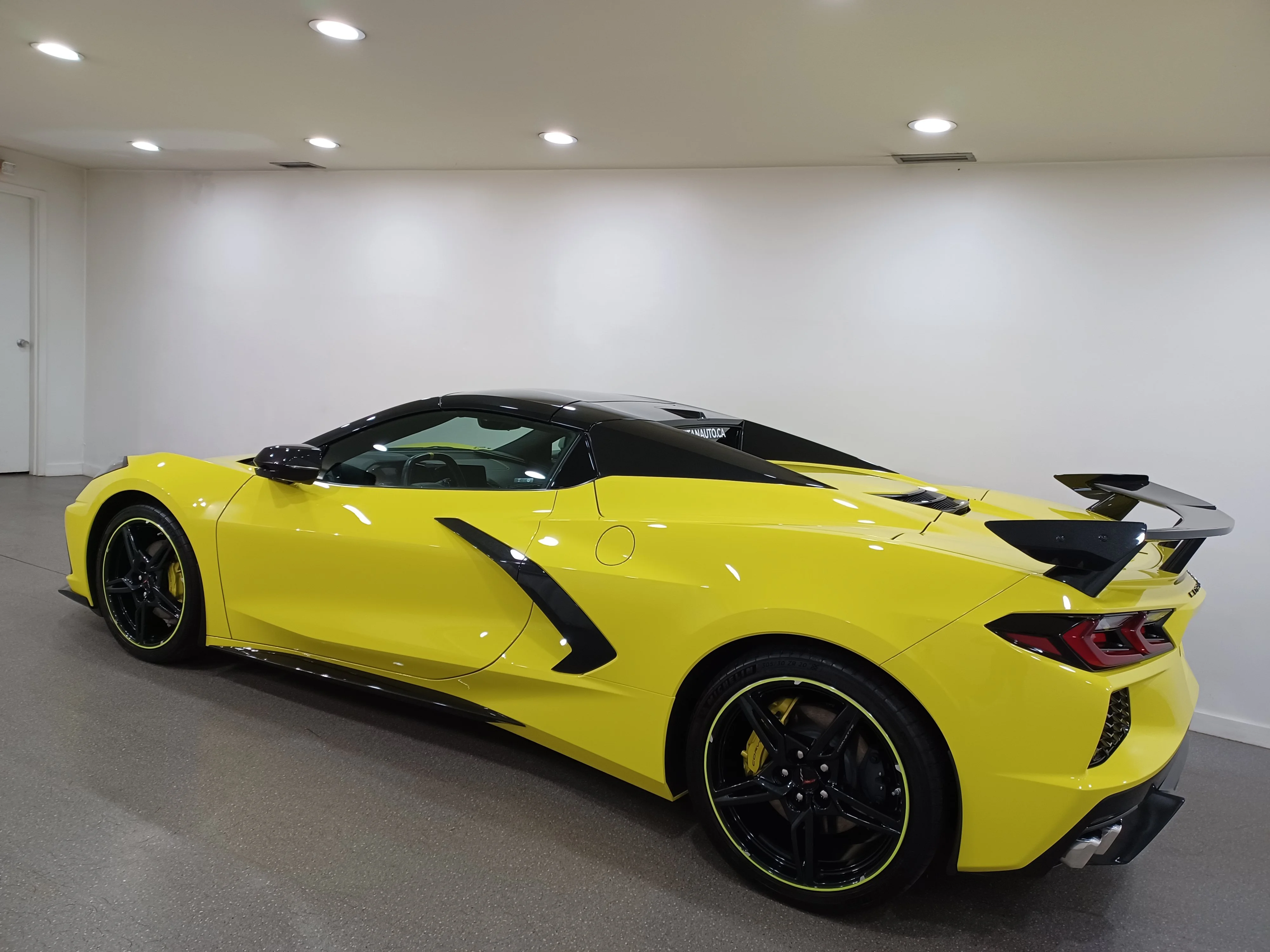 Used 2021 Accelerate Yellow Metallic Chevrolet Stingray Convertible 3LT*495HP!! | 6.2L V8 | Power Roof | Nav | Cooled Leather | Htd Wheel | Bose image 6