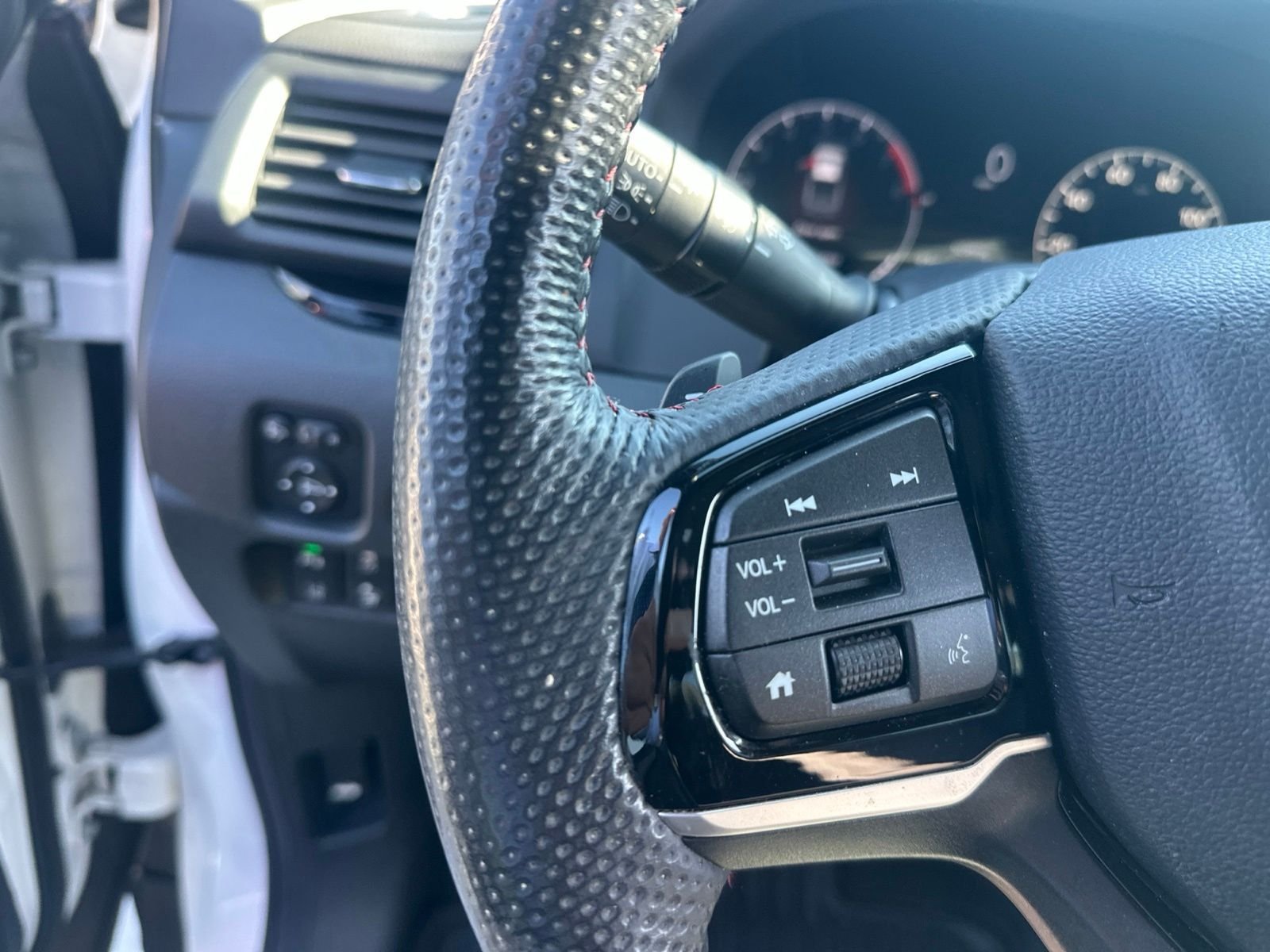 Used 2024 Platinum White Pearl Honda Black Edition image 18