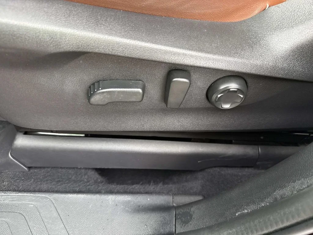 Used 2023  Subaru Touring image 28