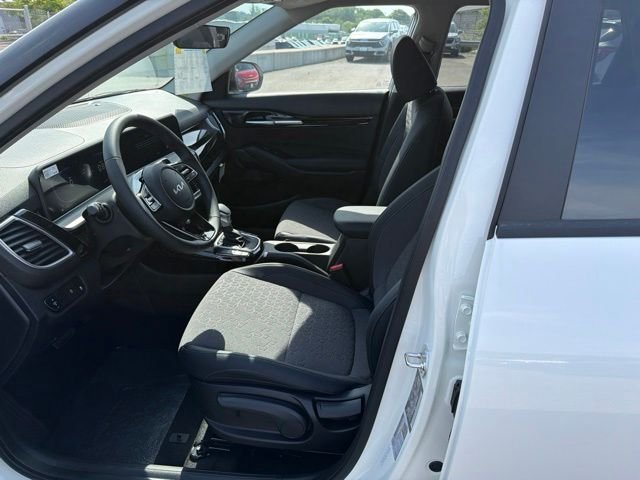 New 2026 White Kia S image 11