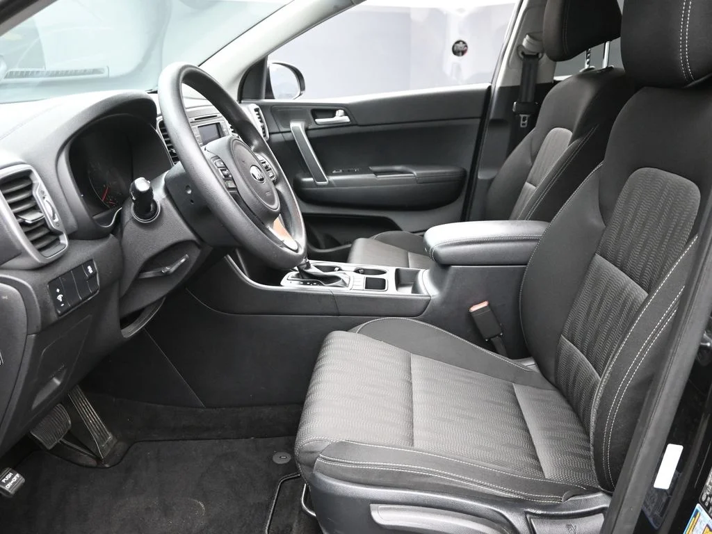 Used 2017 Red Kia LX image 16