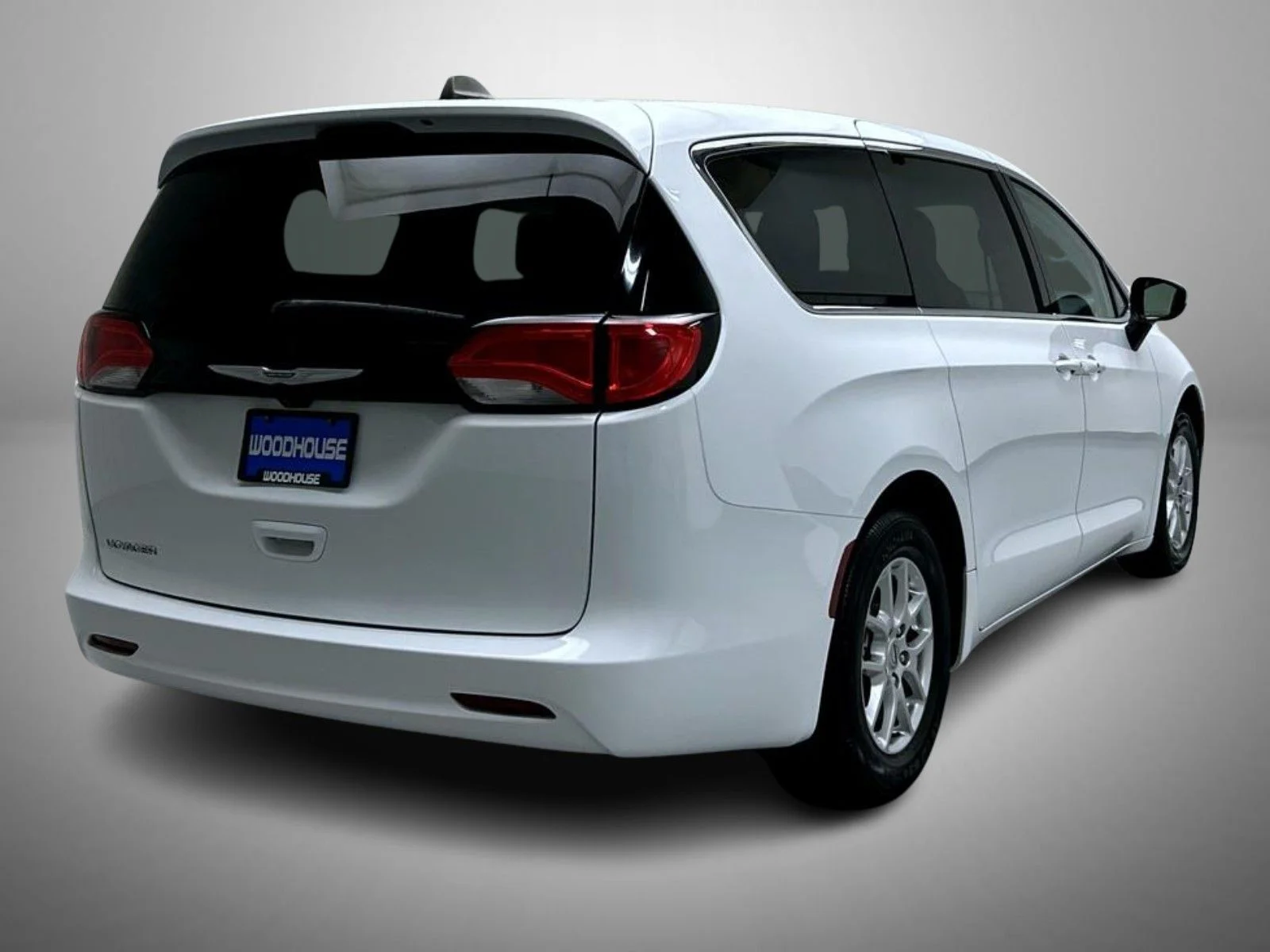 Used 2023 White Chrysler LX image 5
