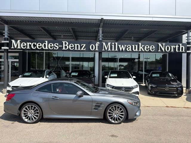 Used 2018 Gray Mercedes-Benz SL 550 image 1